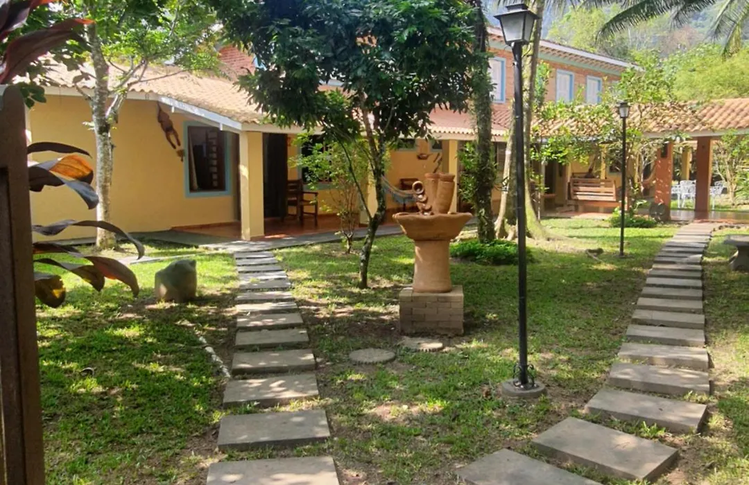 Suítes Quintal de Lázaro 1-1